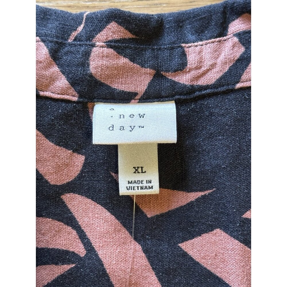 A New Day Linen Blend‎ Blouse Top Size XL Floral Short Sleeve Button *Like New* - Picture 3 of 9
